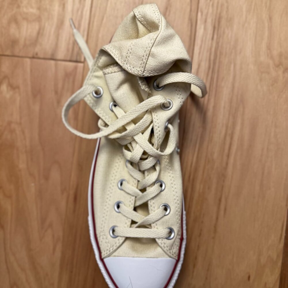 Menβs Converse Hightop - Cream color - Shoe size 8 - Picture 3 of 5